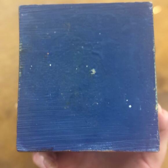 Vintage Baroque-Style Trinket Box – Blue & Gold Floral Relief - Picture 4 of 5